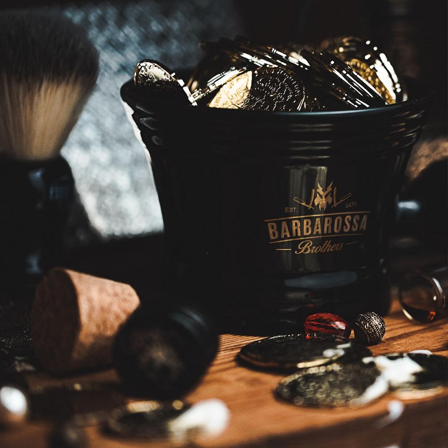 Barbarossa Brothers Premium Synthetic Silvertip Shaving Brush in Black: Developed with cutting edge precision and the finest materials, our synthetic shaving brush is designed to replicate the softness of silvertip badger hair whilst being animal friendly. Super soft at the tip and firm at the base, our vegan brush offers the best of both worlds. The artificial fibres are dyed to match the natural variation of badger hair providing a realistic, classical look that will last the test of time.