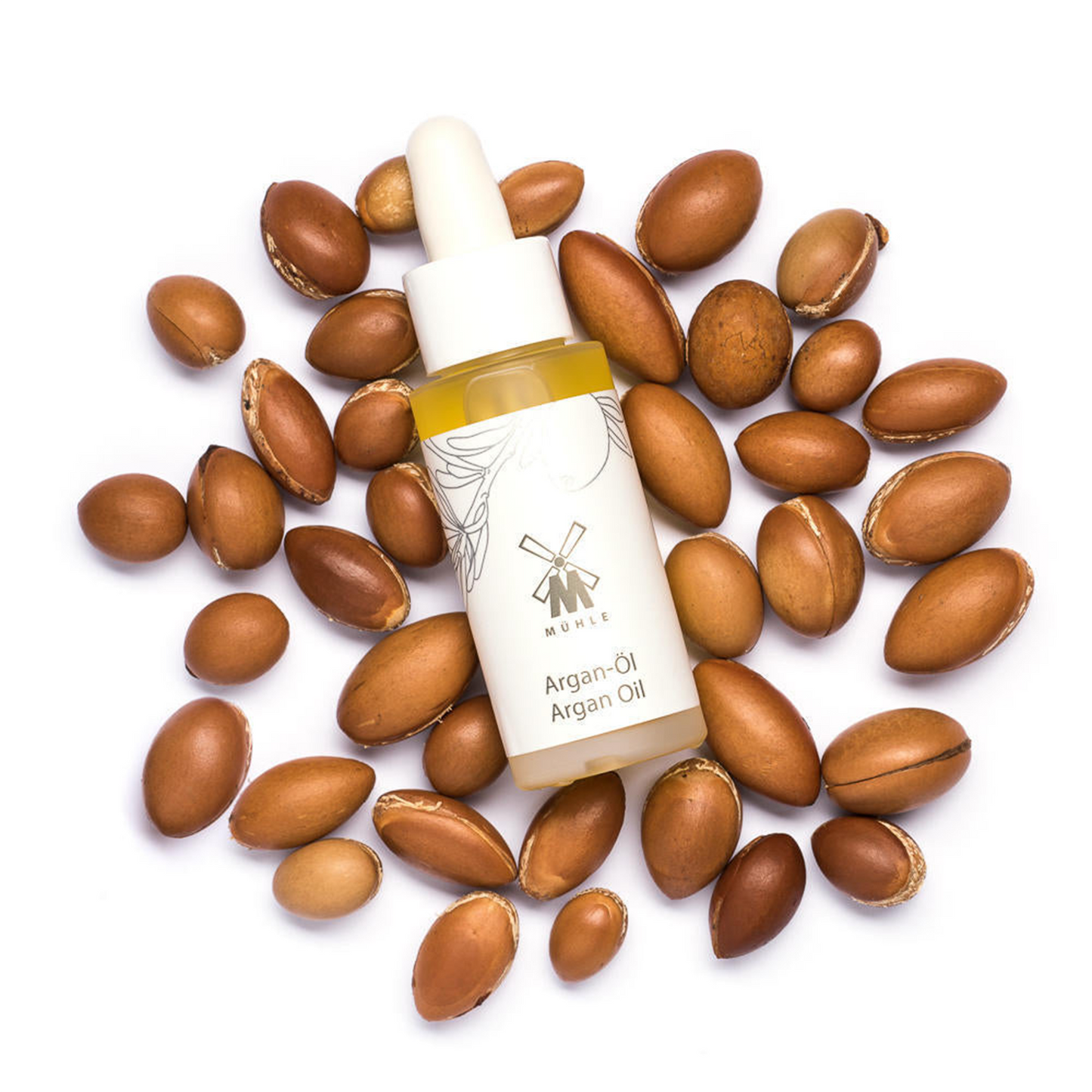 MUHLE Organic Argan Oil: Particularly rich in vitamin E, antioxidants and radical scavengers; it is considered an effective force for anti-ageing that regenerates and moisturises the skin. Only raw herbal materials obtained from organic farming or organic wild harvesting are used in the MÜHLE ORGANIC range, with each product being certified with the BDIH. Fresh, floral and green, MÜHLE ORGANIC range is gently fragranced with notes of lime, mint and vetiver.