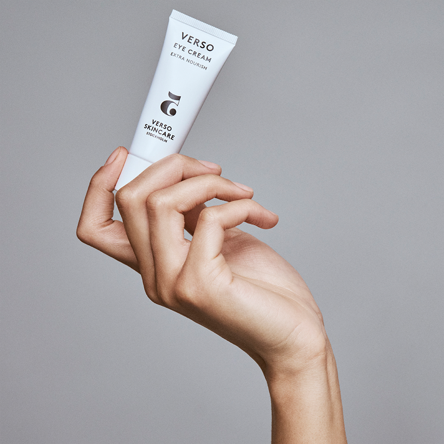 Verso Eye Cream: Eye Cream is formulated specifically for the delicate area around the eyes. The eye area often requires special care to enhance the benefits of a product. This cream leaves the skin looking soft, smooth, and hydrated. Eye Cream is the perfect remedy for skin that tends to be dry or if you are looking to start using a functional cream for the area around your eyes.