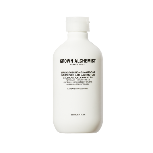 Grown Alchemist Strengthening - Shampoo 0.2: An advanced formulation that thoroughly cleanses, while repairing hair weakened by chemical processes, heat styling and environmental exposure, leaving hair looking healthy, hydrated, soft and shiny.