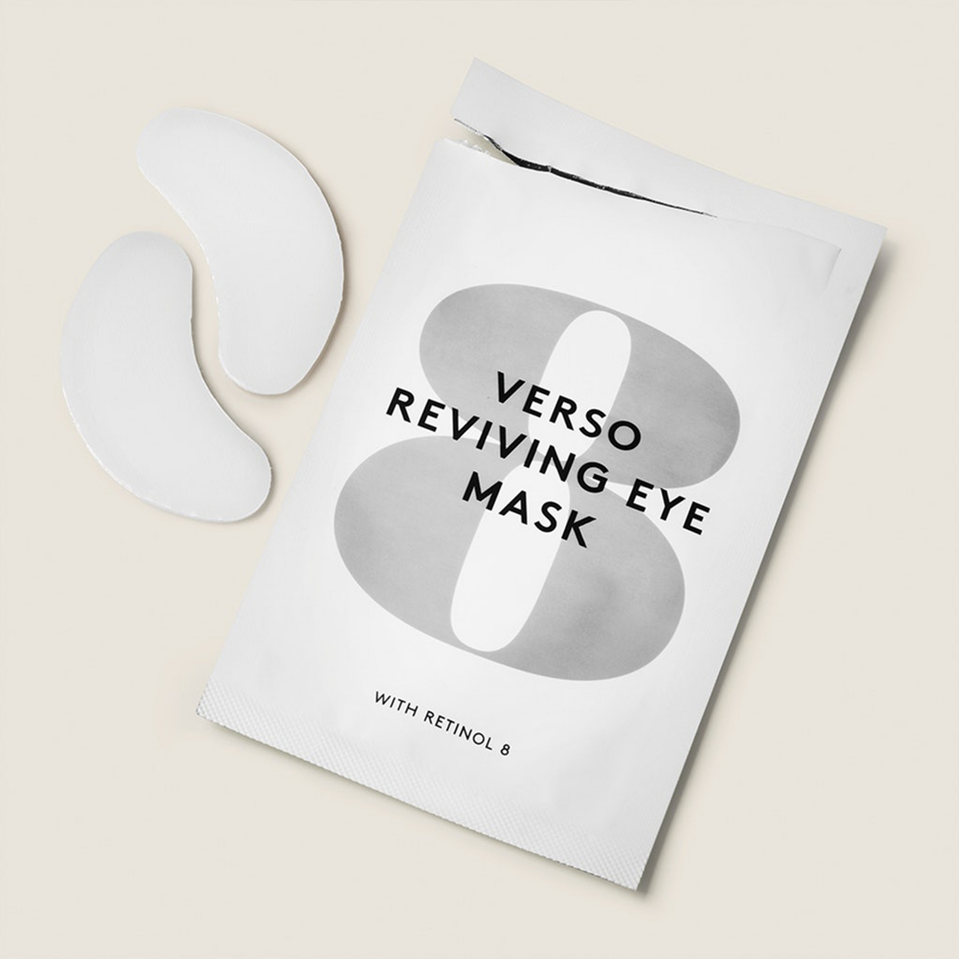 Verso Reviving Eye Mask Single: Verso Reviving Eye Mask is a moisturizing hydrogel mask that provides energy to the delicate skin around the eyes. A hydrating mask to minimize the appearance of fine lines and dehydrated skin. Leaving the delicate area around the eyes looking softer, smoother, and visibly firmer. Verso Reviving Eye Mask is a hydrogel sheet mask.