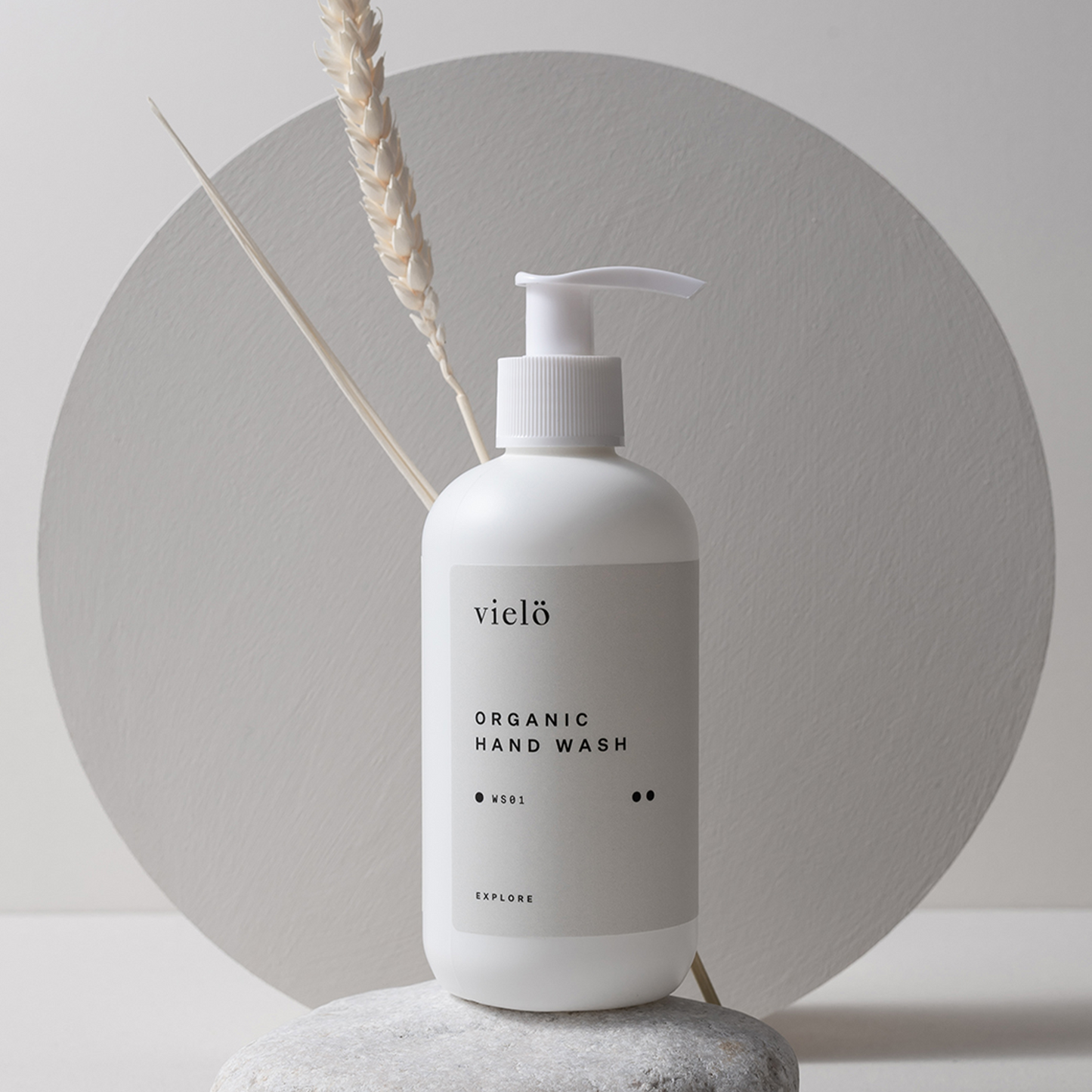 Vielo Organic Hand Wash: Nourishing organic hand wash, specially designed to cleanse gently while leaving the hands soft and smooth. Suitable for all skin types.